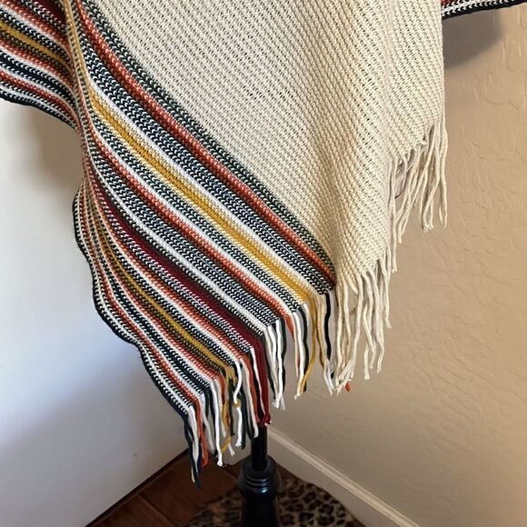 Northern Angel Multi Color Faux Fur Collar Knit Fringe Poncho - Picture 7 of 10